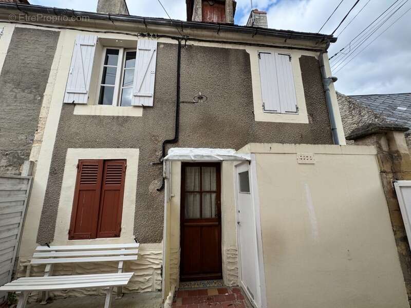 Maison à SAINT-PIERRE-SUR-DIVES