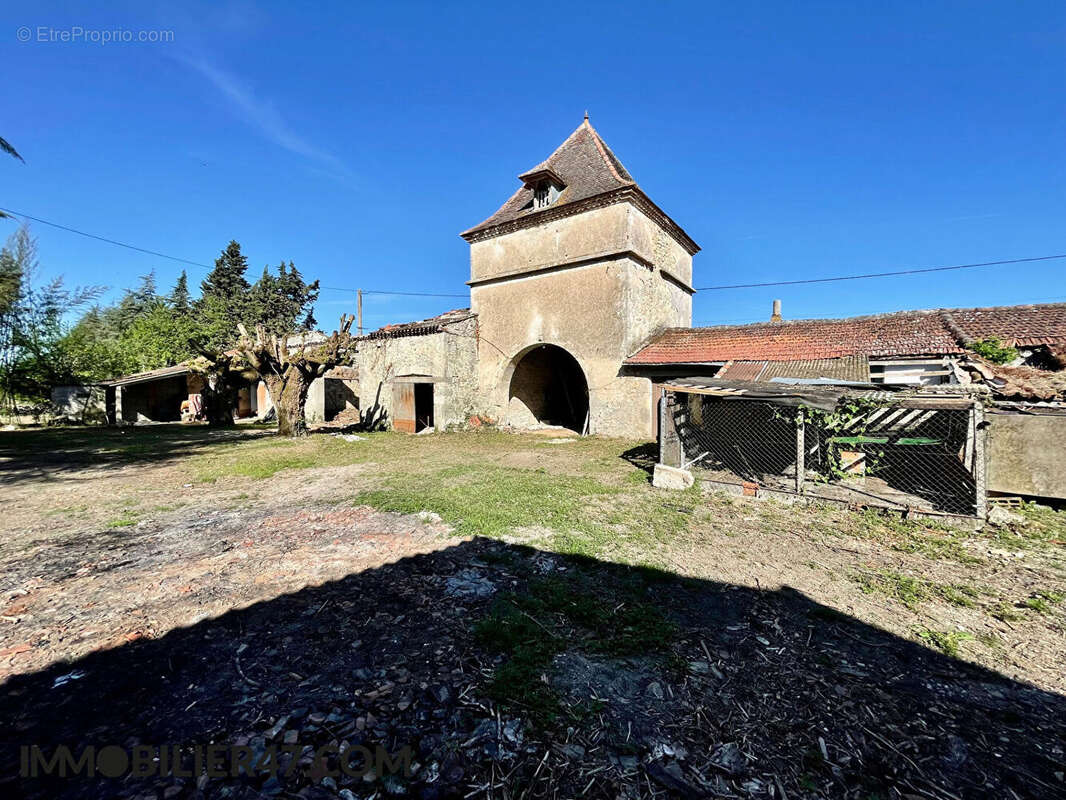 Maison à MADAILLAN