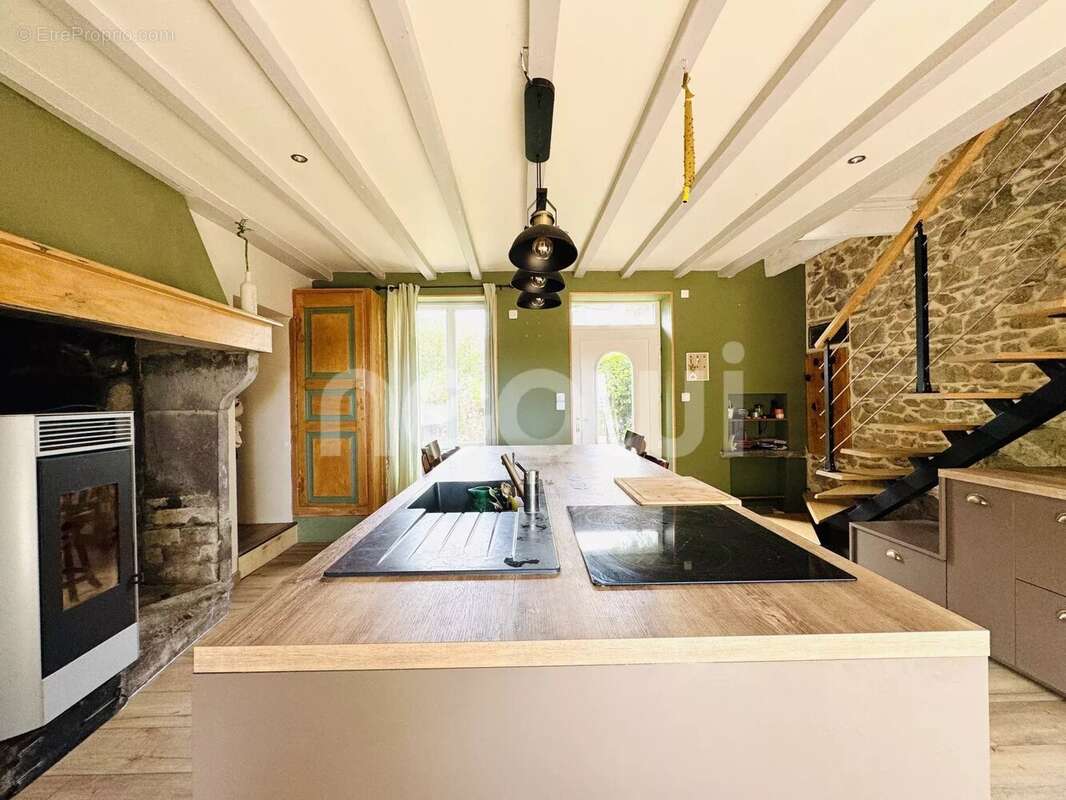 Maison à SAINT-GEORGES-DE-MONS