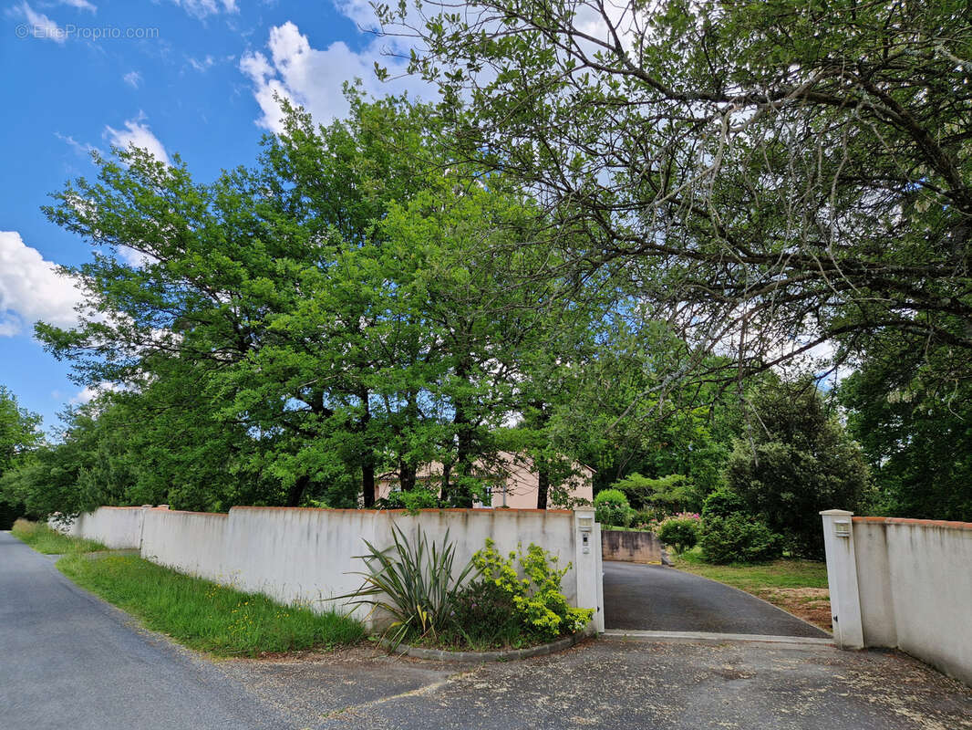 Maison à NOTRE-DAME-DE-SANILHAC