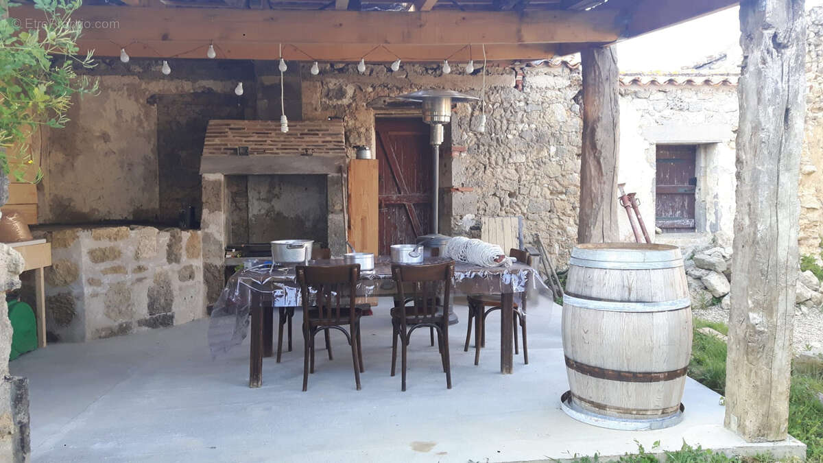 Secteur condom—maison de hameau avec dependances sur 1658m2 - photo 26