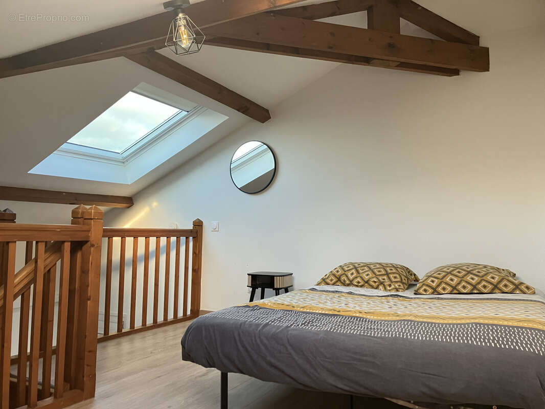 Appartement à SAINT-GENIS-LES-OLLIERES