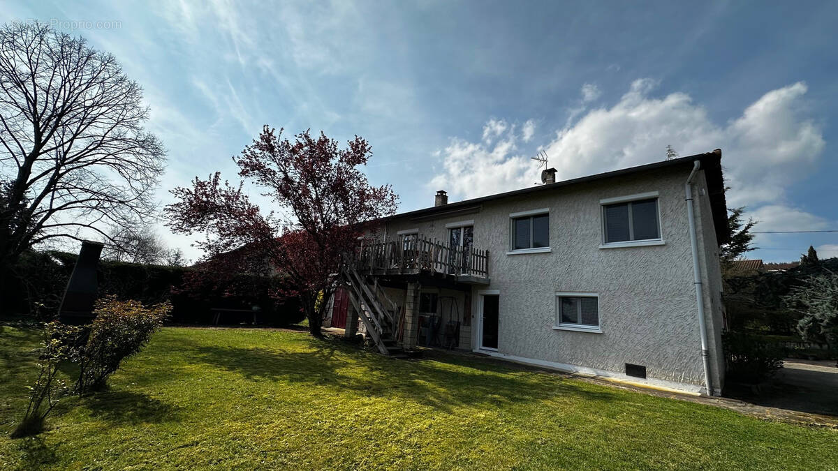 Maison à AMBIERLE