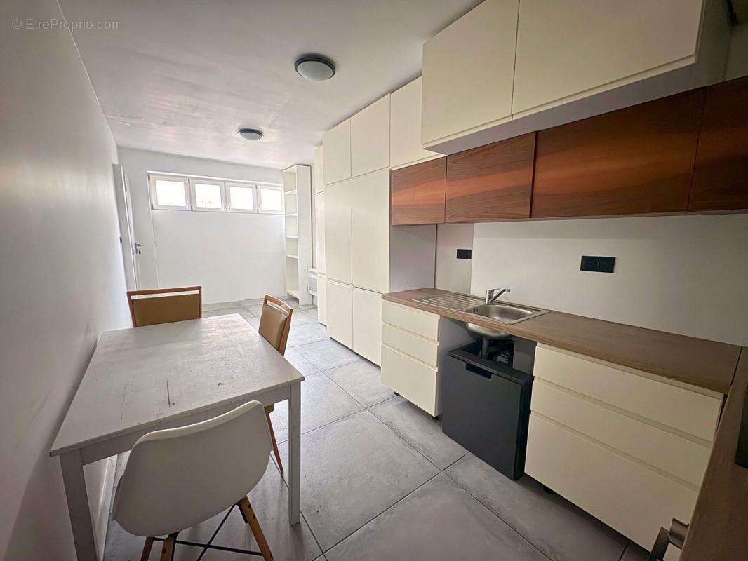 Commerce à VERSAILLES