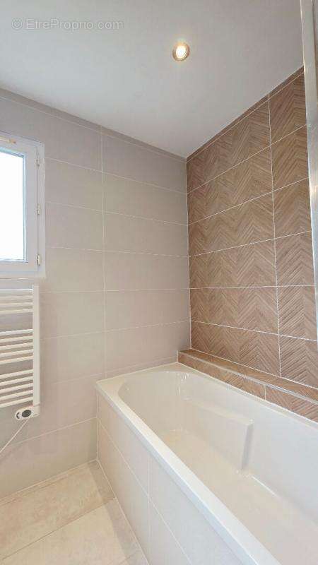 Maison à SAINT-DOULCHARD