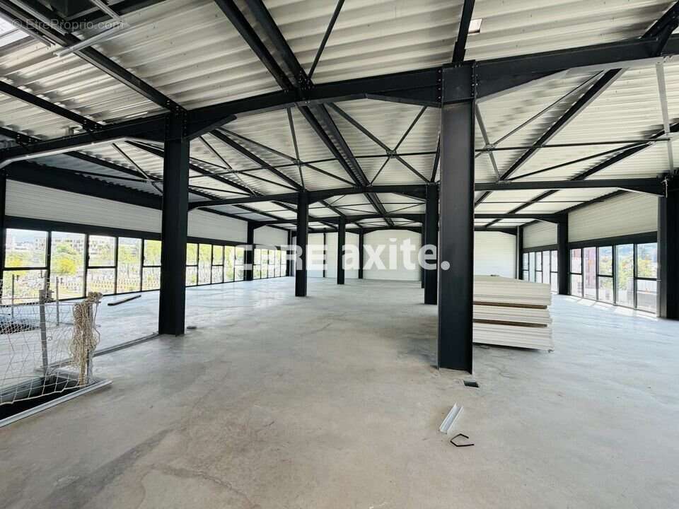 Commerce 570 m² à Chambery  - photo 4