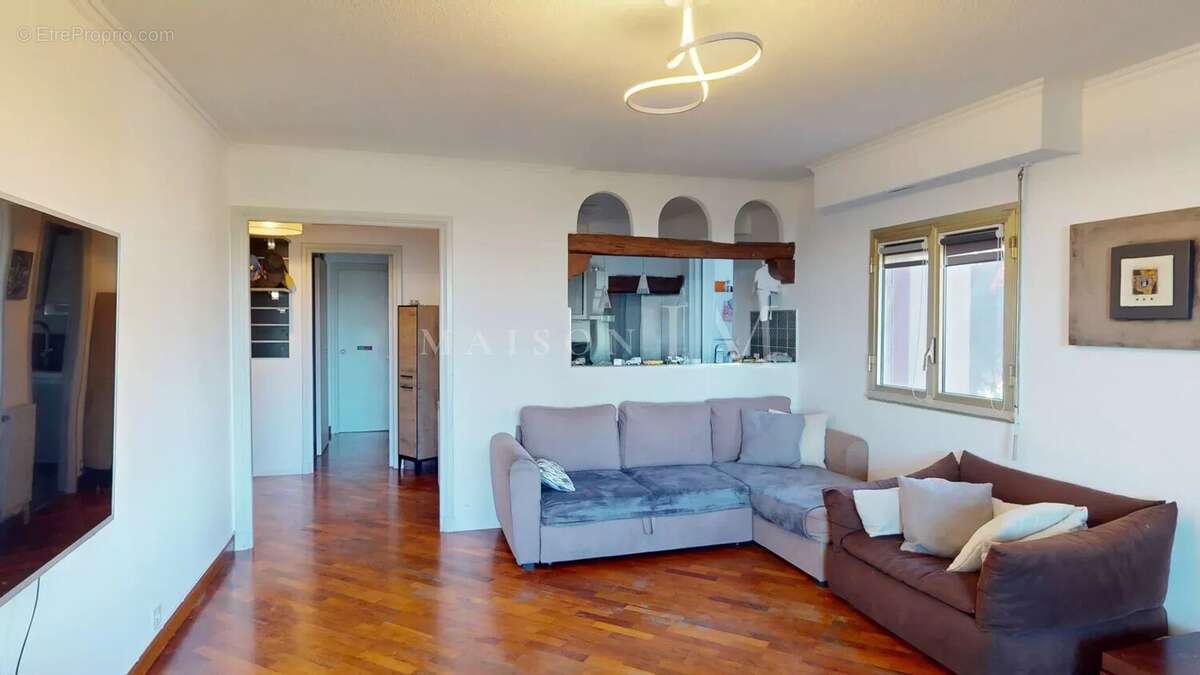 Appartement à VILLENEUVE-LOUBET