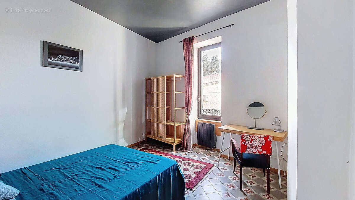 Maison à JONQUIERES-SAINT-VINCENT