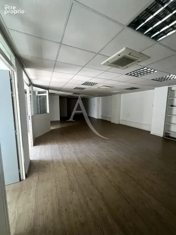 A VENDRE : Local commercial 141 m2 situé rue Chaptal à Montpellier (34000) - photo 4