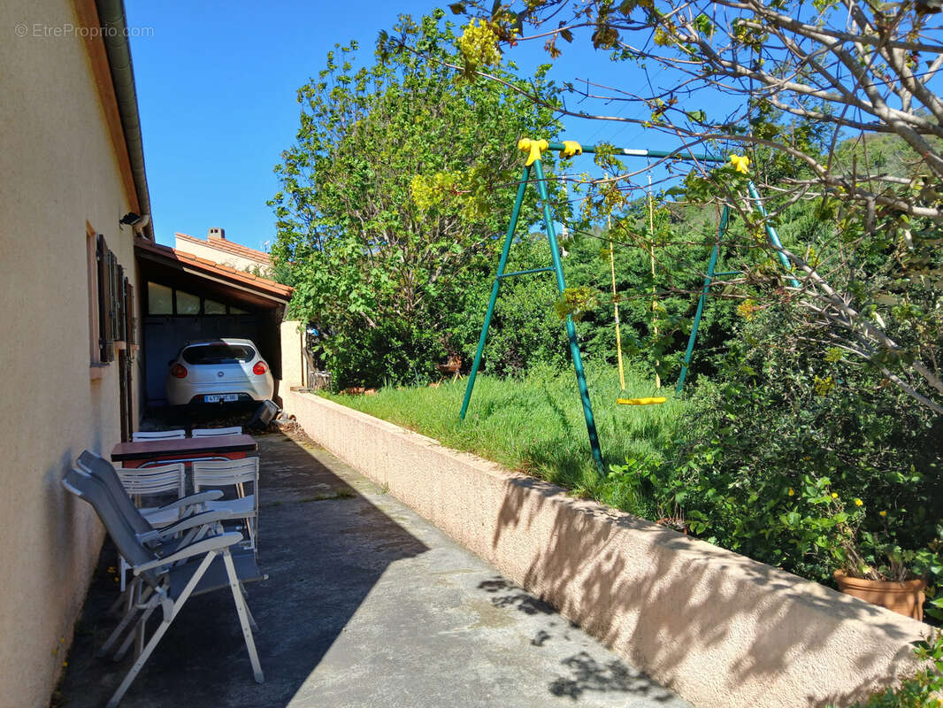 Maison à REYNES