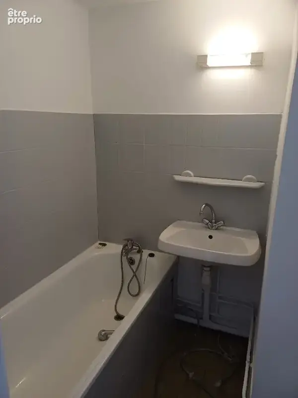 Exclusivité Saint-Martin-de-Crau  Studio vendu loué, investissement locatif rentable et sécurisé - photo 3