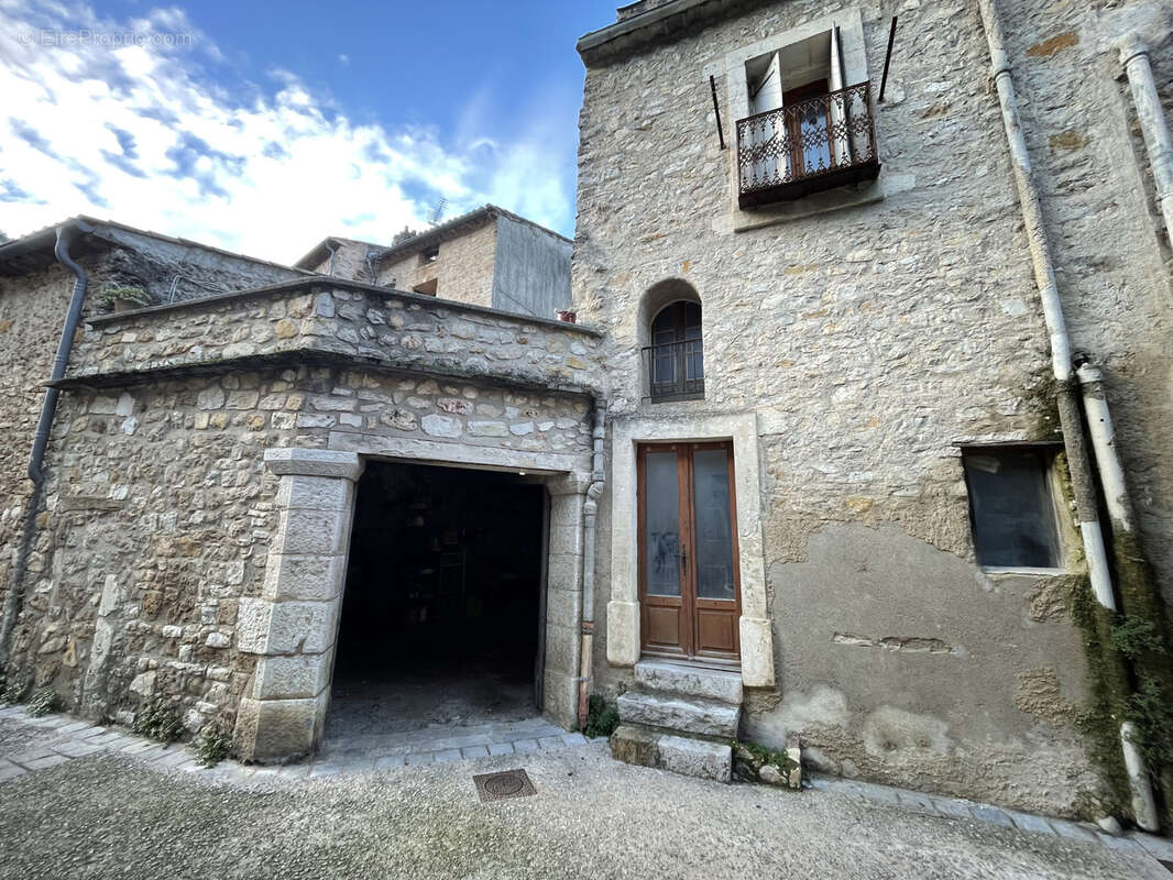 Maison à SAINT-GUILHEM-LE-DESERT