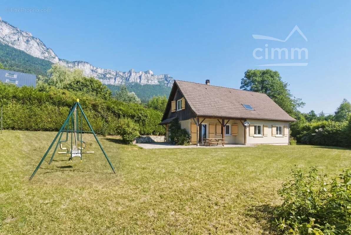 Maison à LA TERRASSE