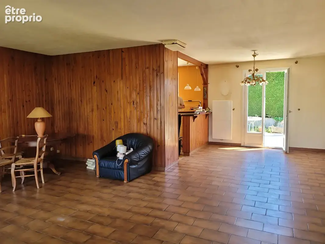 TONNAY CHARENTE Maison de plain pied de 90 m² de type 4 avec garage de 22 - parcelle de 631 m² - photo 2