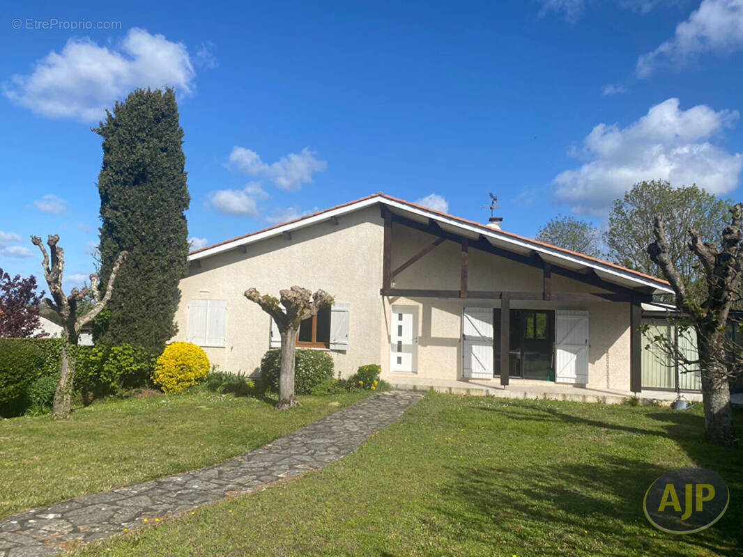 Maison à CUBZAC-LES-PONTS