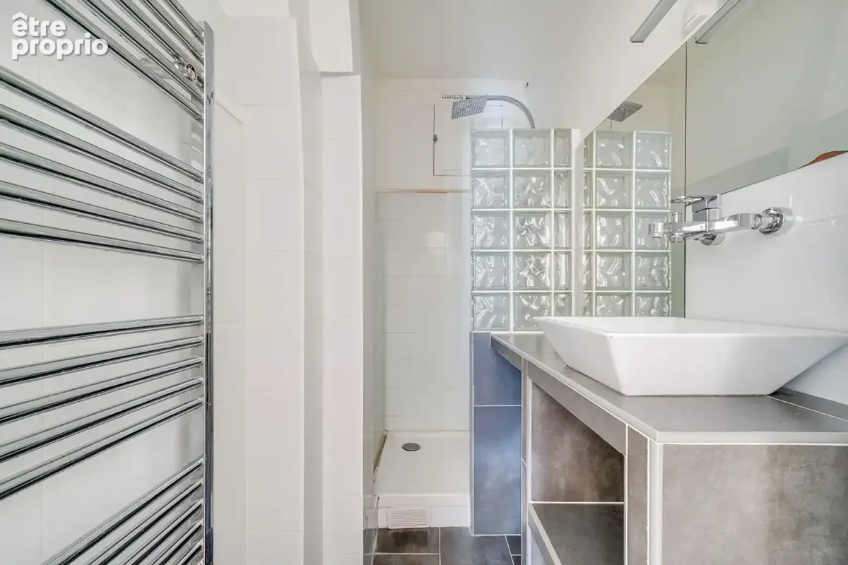 3 pièces en duplex avec balcon - Rue de la Pompe - Calme et lumineux - photo 9