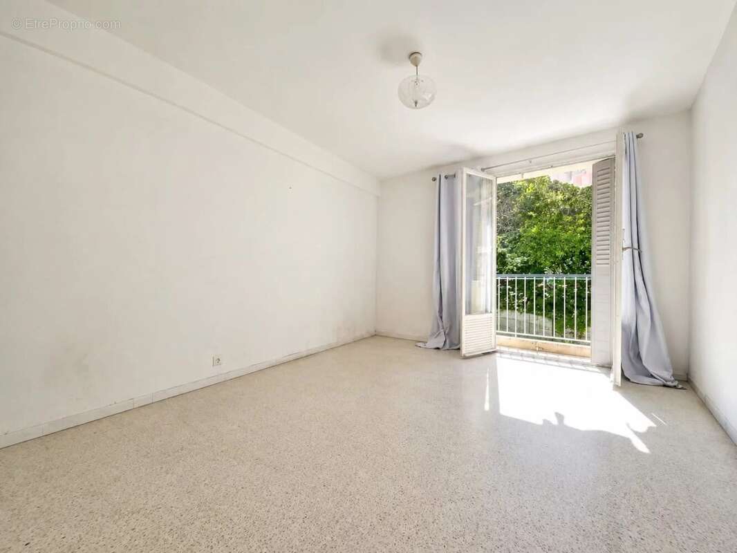 Nice  - 2/3 pieces - balcons - garage - cave - photo 5