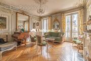 Appartement à PARIS-9E