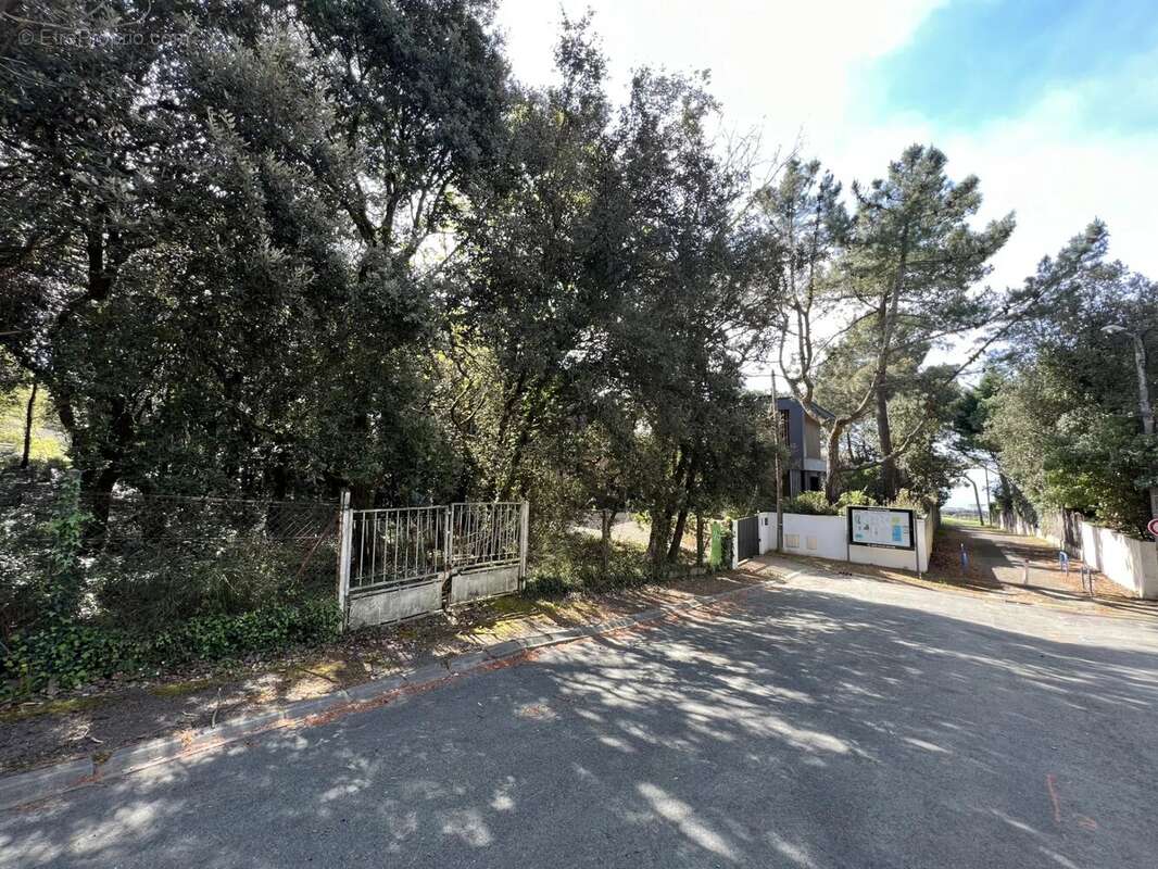 Terrain à SAINT-PALAIS-SUR-MER