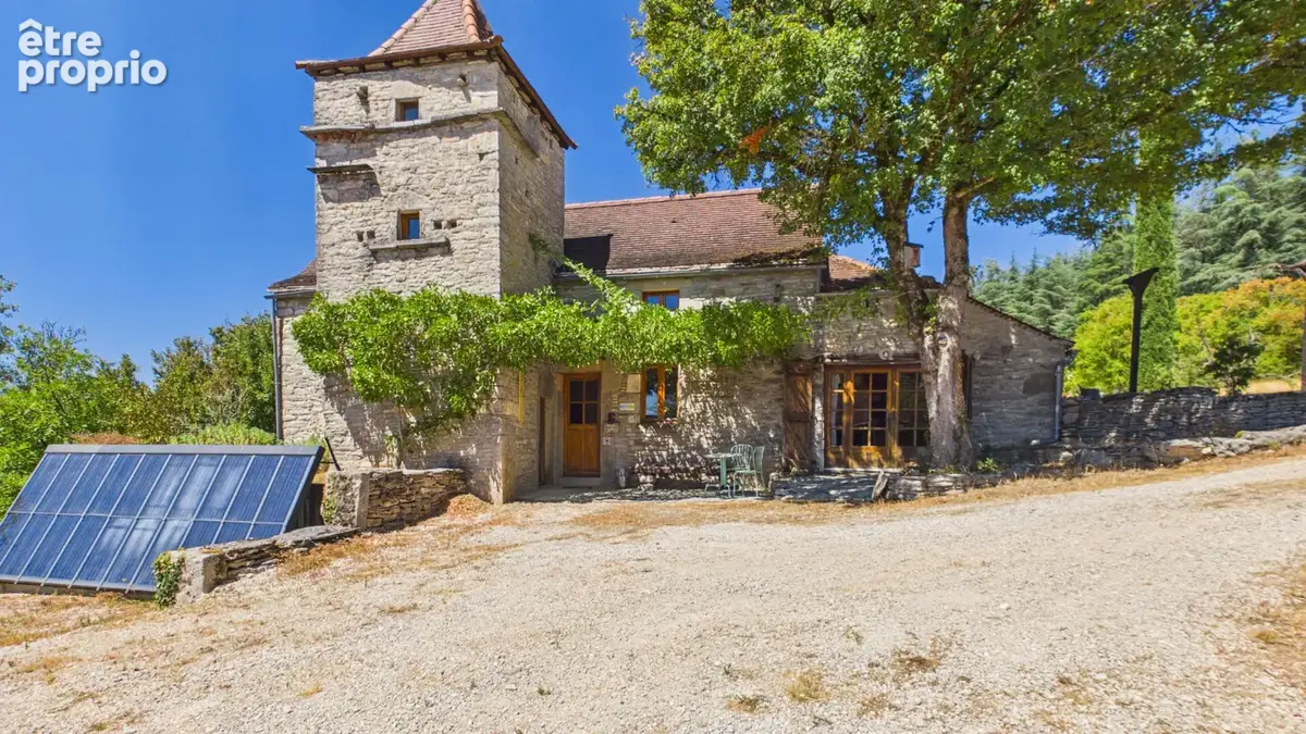 Propriété avec 2 maisons , dépendances sur GR65 - photo 3