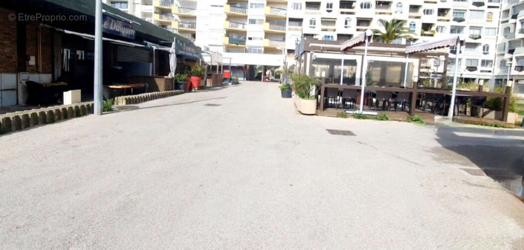 Commerce à MUDAISON