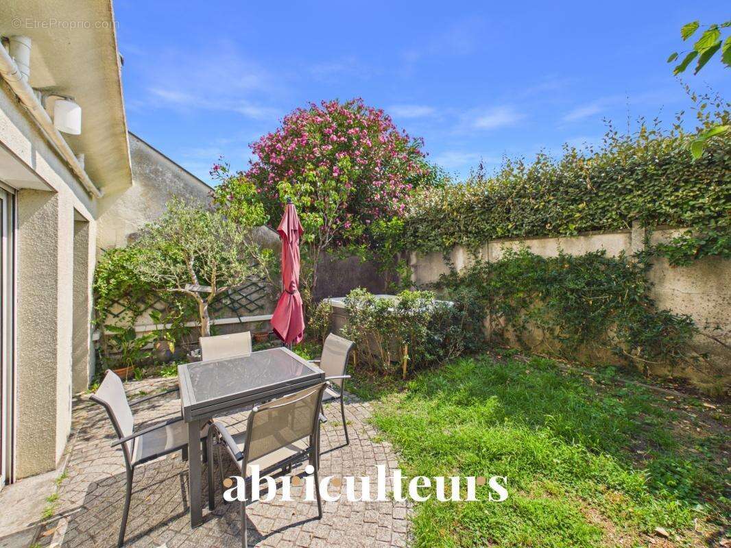 Votre oasis aux Chartrons : appartement avec jardin de 45 m² - photo 12