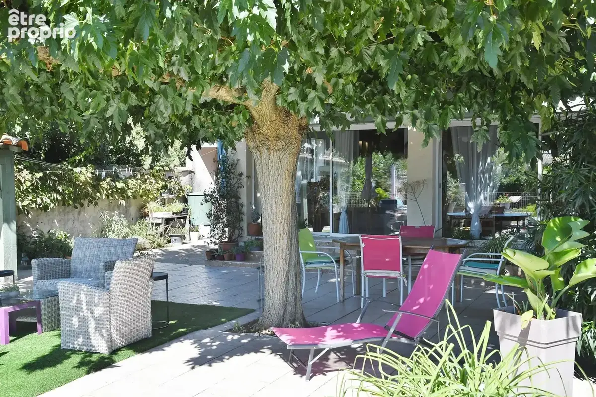 Charmante villa de plain-pied avec piscine et beau terrain arboré - photo 8