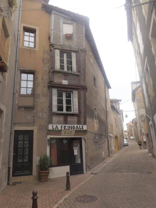 Commerce à CONFOLENS