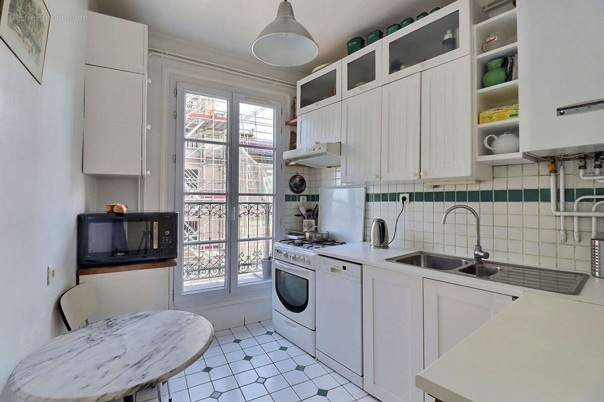Appartement à PARIS-10E