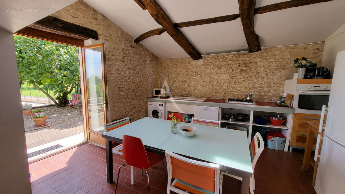 Maison Mortagne Sur Gironde 4 pièce(s) 135 m² - photo 5