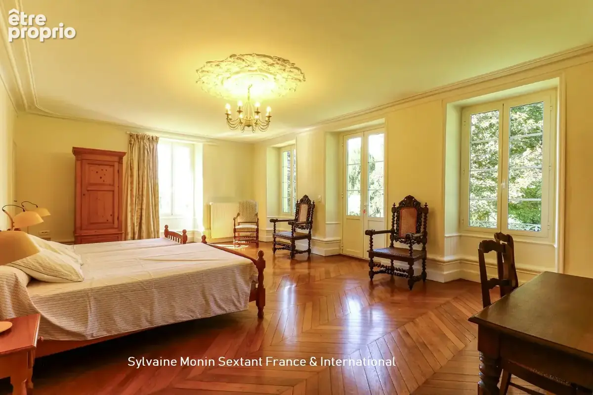 Superbe propriété rénovée sur 2,6 hectares, dépendances et espace piscine avec pigeonnier - photo 14