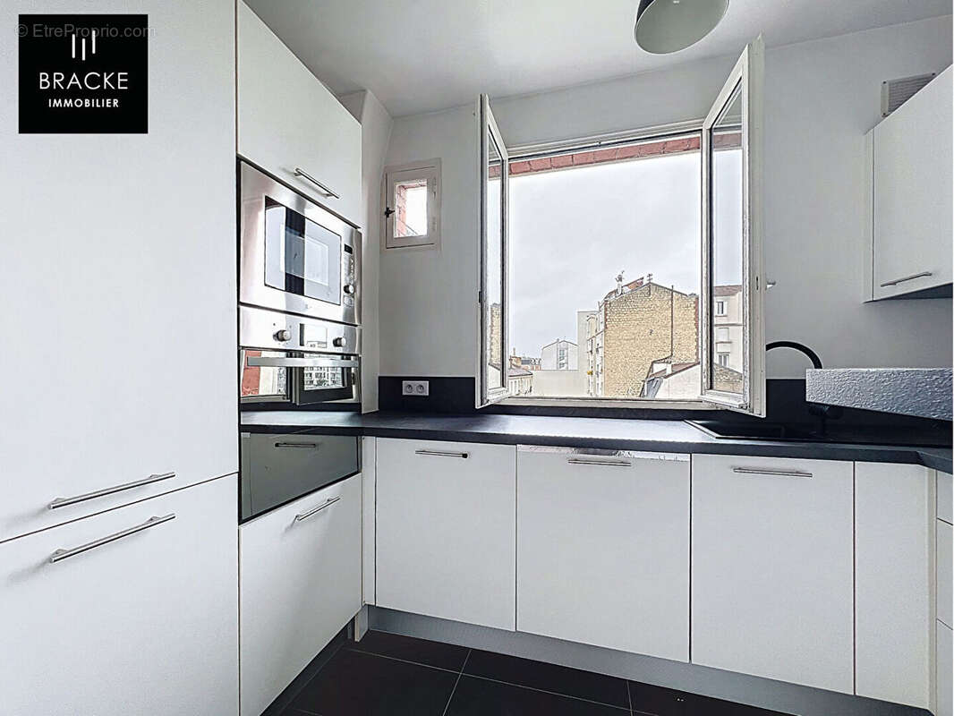 Appartement à COURBEVOIE