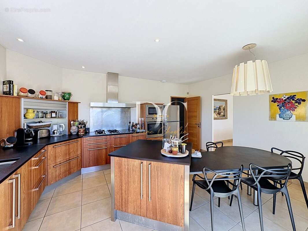 Maison 280 m² à Mormoiron  - photo 5