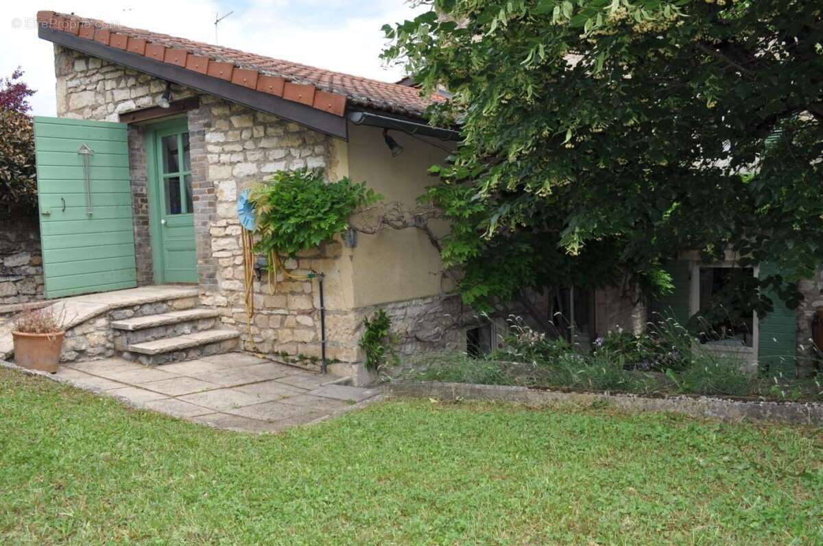 Maison à MORANCE