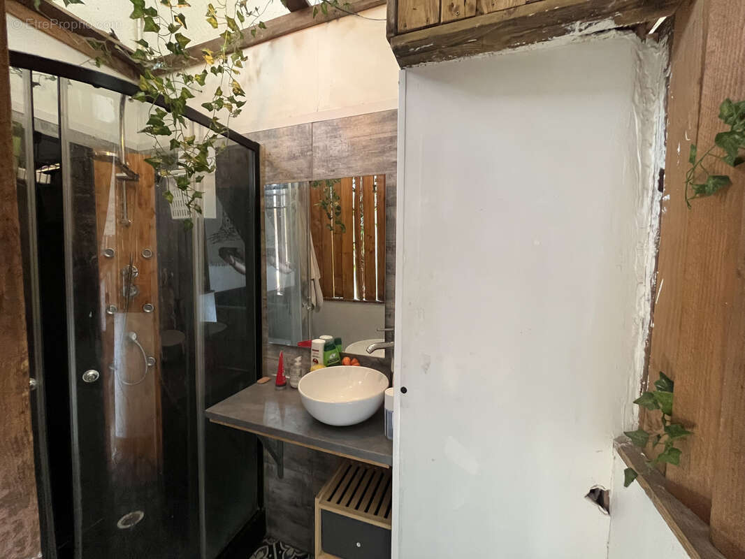 Autre à MARSEILLE-5E