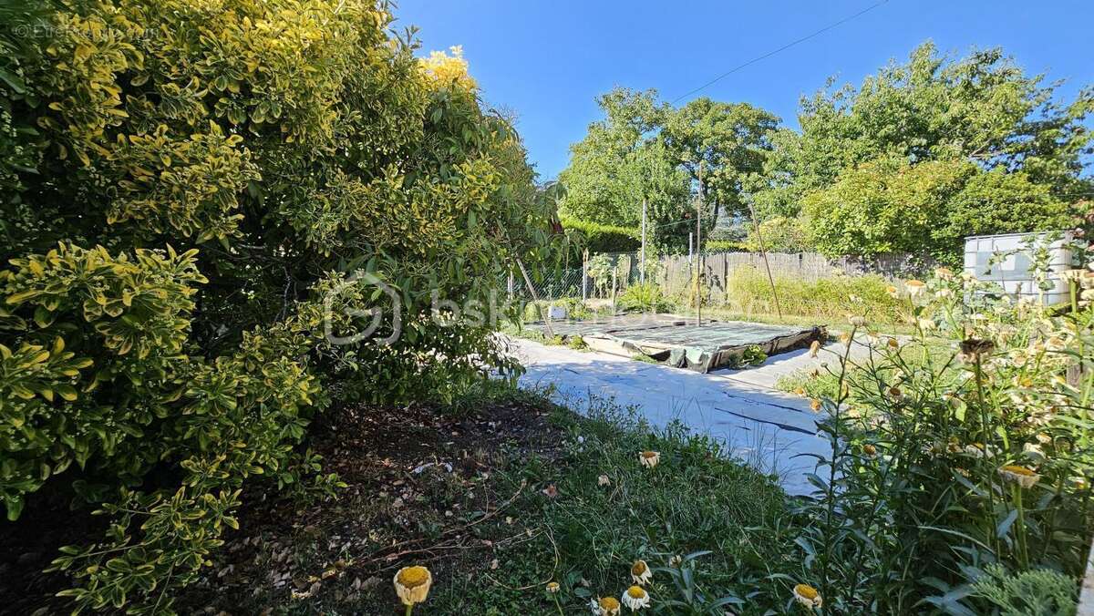 Maison Mitoyenne à Saint-Jean-de-la-Ruelle - photo 5
