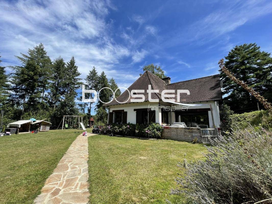 Maison à SAINT-YRIEIX-LA-PERCHE