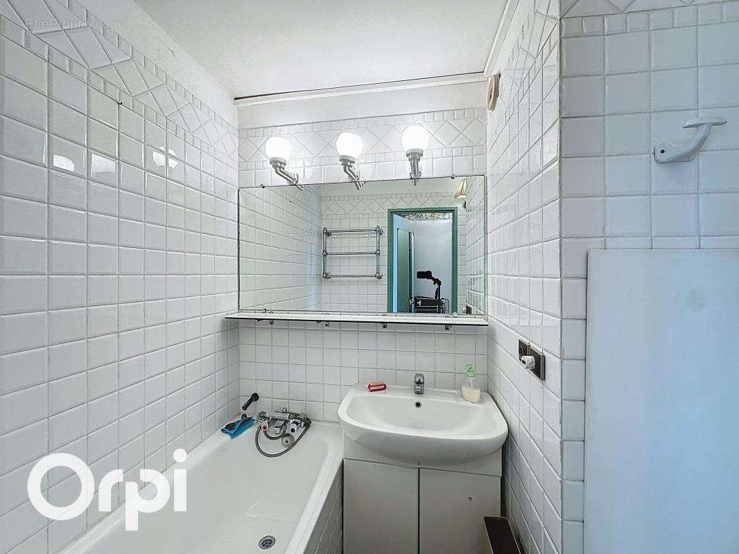 Appartement à VILLENEUVE-LOUBET