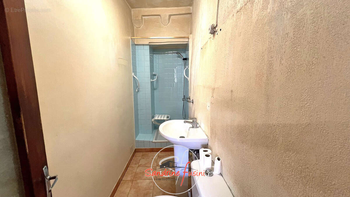 Appartement à SAINT-LAURENT-DU-VAR