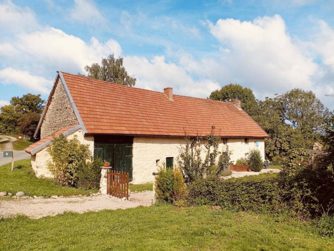 Maison à SAINT-MARCEL-EN-MARCILLAT