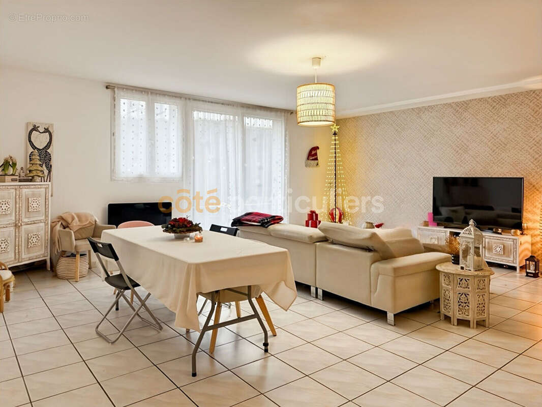 Appartement à BRIE-COMTE-ROBERT