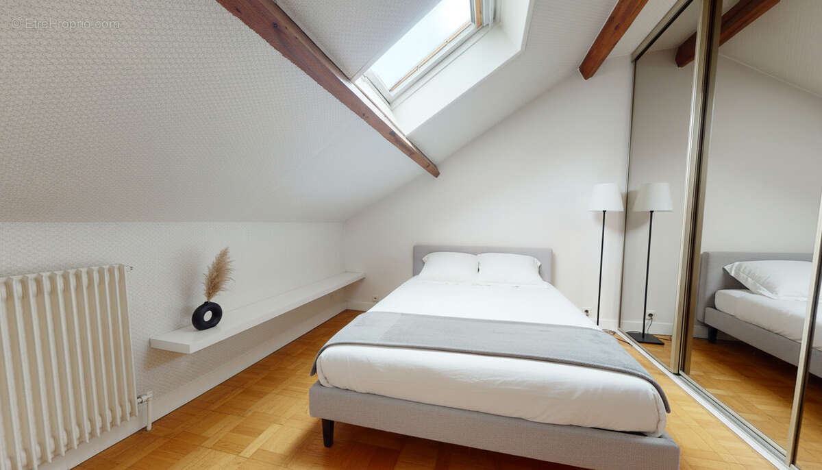 Deux pièces avec balcon et garage à MAISONS-LAFFITTE centre ville 10 min RER A - photo 2