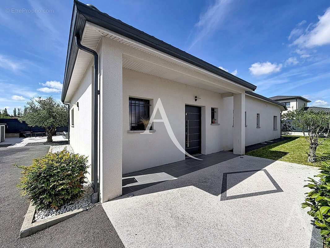 Maison à LE FAUGA