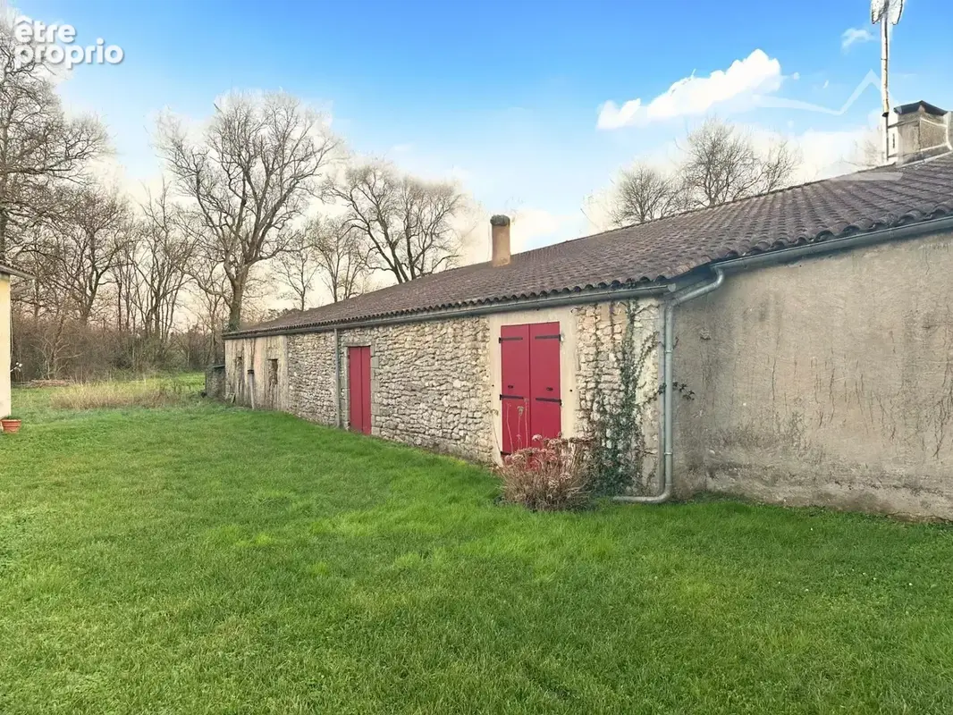 Longère avec dépendances - photo 24