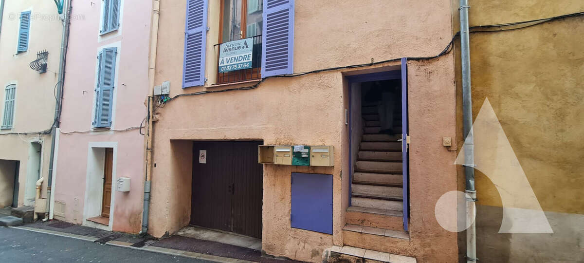 Appartement à LE MUY