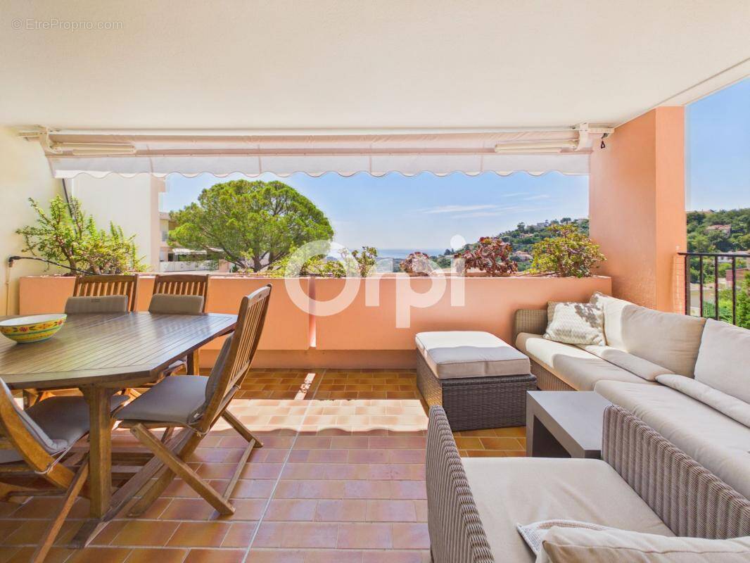 Appartement à MANDELIEU-LA-NAPOULE