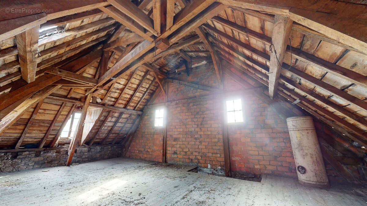 IMMEUBLE de 490 m² + garage - photo 18