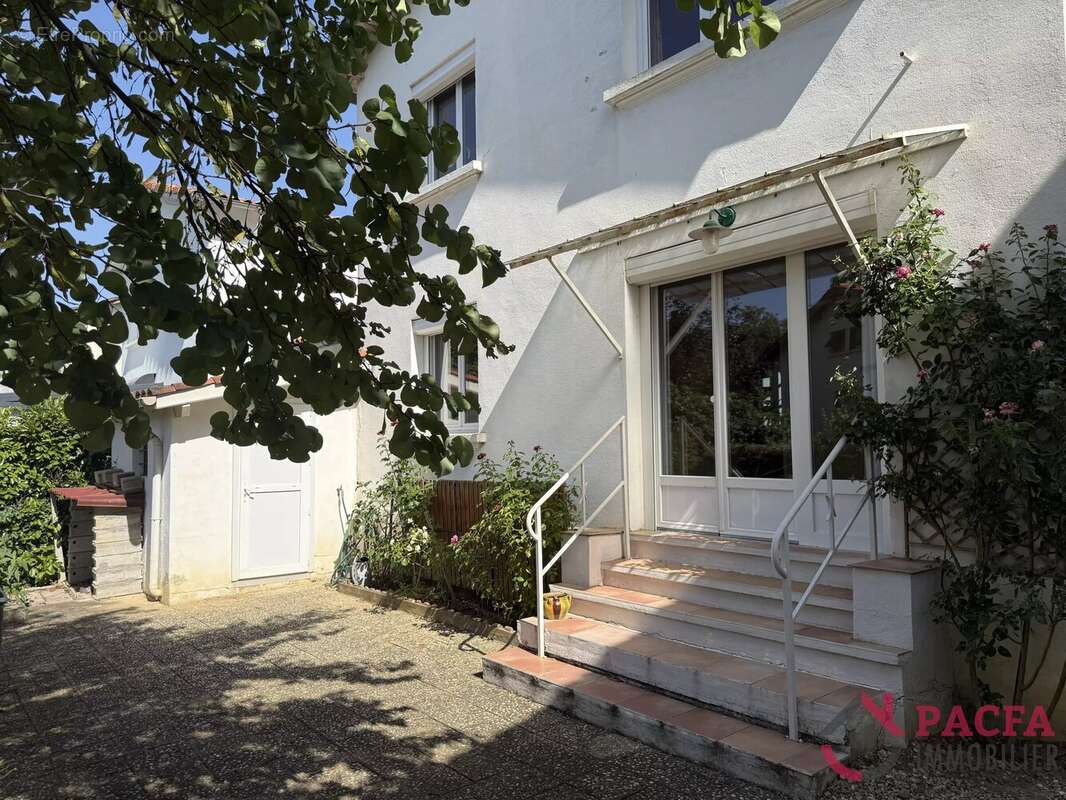 CASTRES -  Crabié, maison avec garage et jardin - photo 16