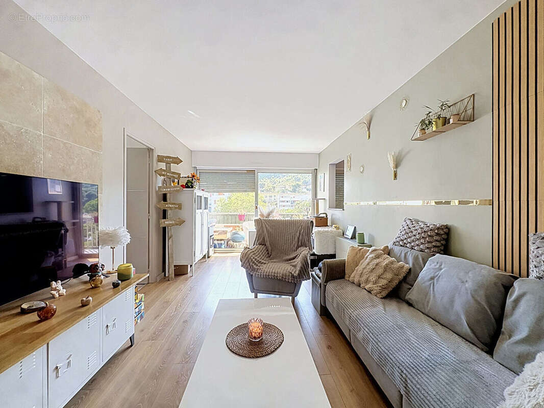 A vendre en exclusivité un appartement 4 pièces 82.68 m2 avec balcon secteur Résidence Les Plantiers 13127 VITROLLES - photo 4