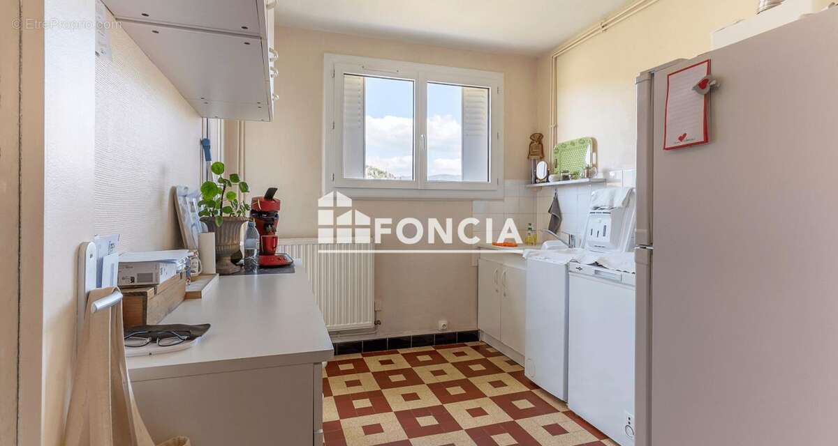 Appartement à GUILHERAND-GRANGES